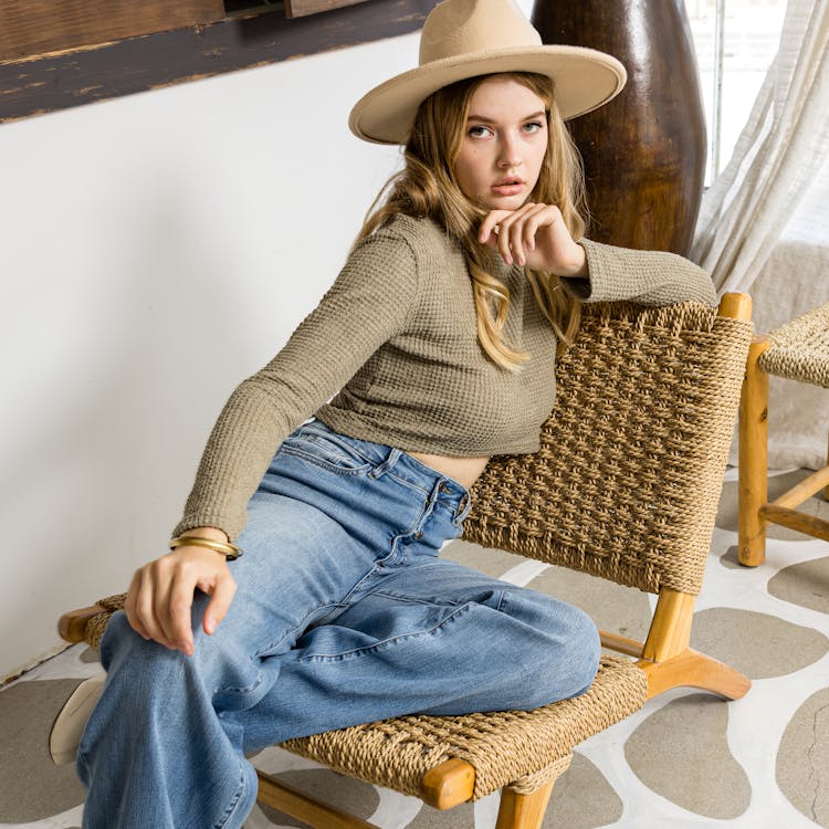 Ideias de Look com Blusa de Lã: Como Usar Essa Peça-Chave
